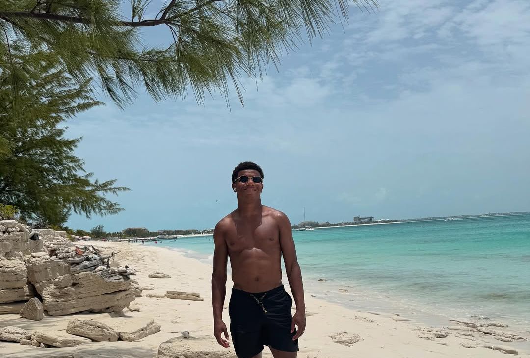 Tramite un post Instagram, David Neres ha condiviso alcuni scatti del suo ritorno in Brasile nella sua San Paolo, dove sta trascorrendo le sue meritatissime vacanze.