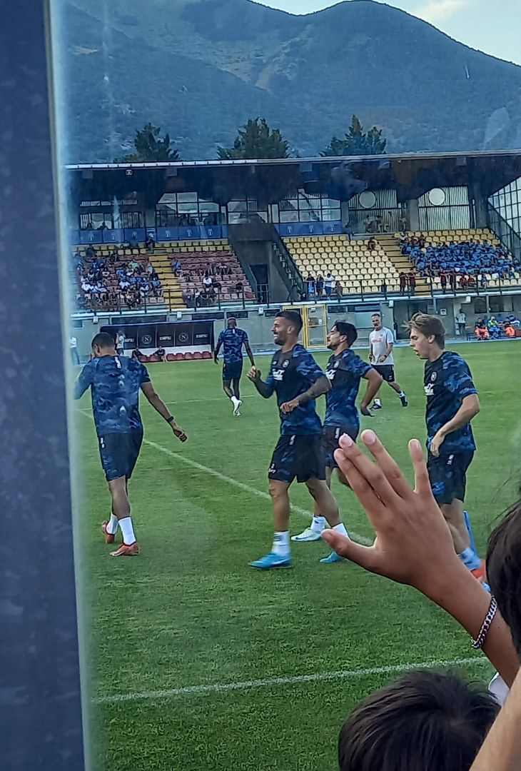 GALLERY Calciatori alle prese con i giri di campo: Osimhen è il primo a mollare! - immagine 3