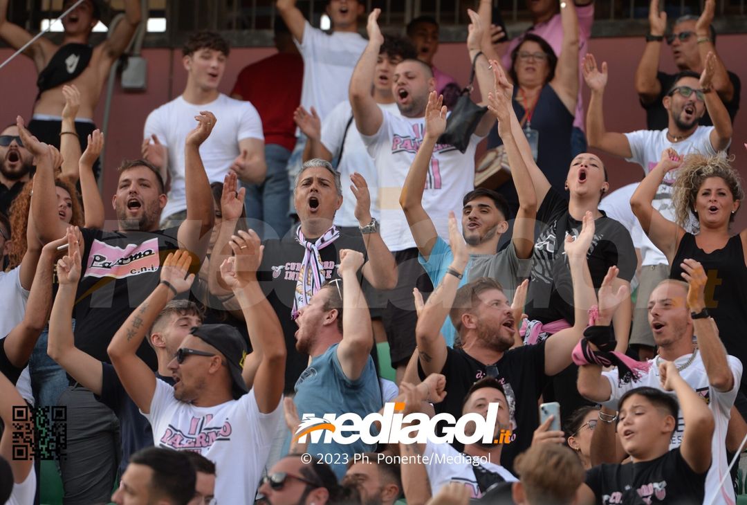 FOTOTIFO Palermo-Feralpisalò 3-0, gli scatti ai tifosi al “Renzo Barbera” (GALLERY) - immagine 91