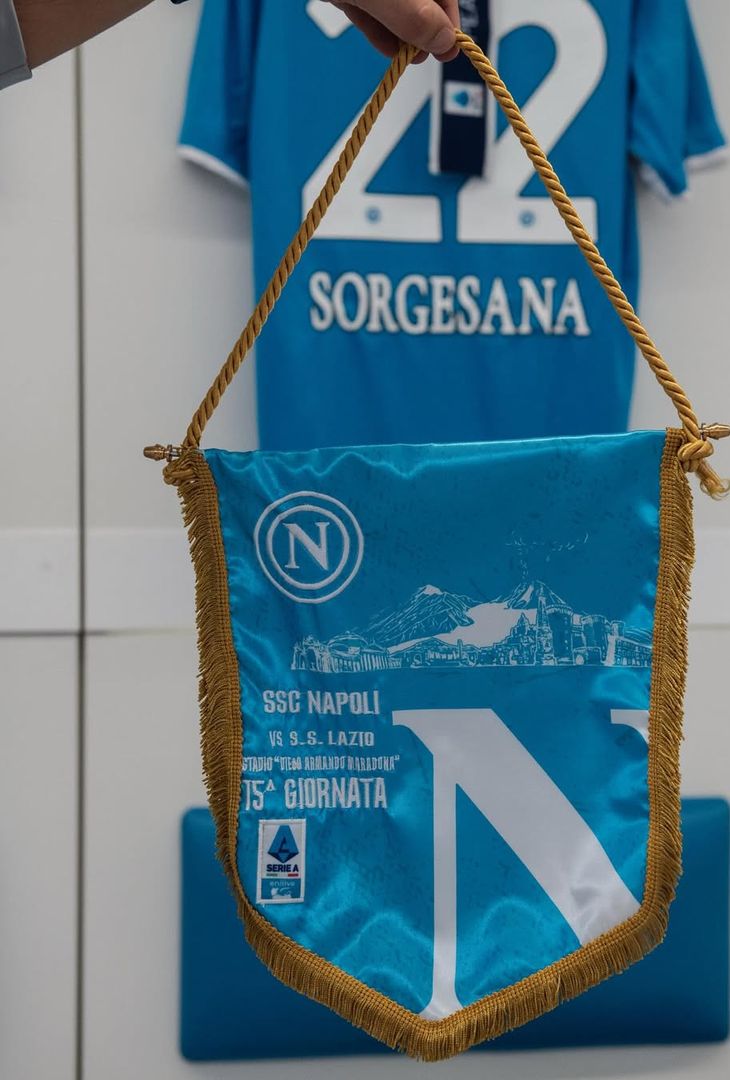 GALLERY Tutto pronto nello spogliatoio del Napoli: la scelta della maglia - immagine 6