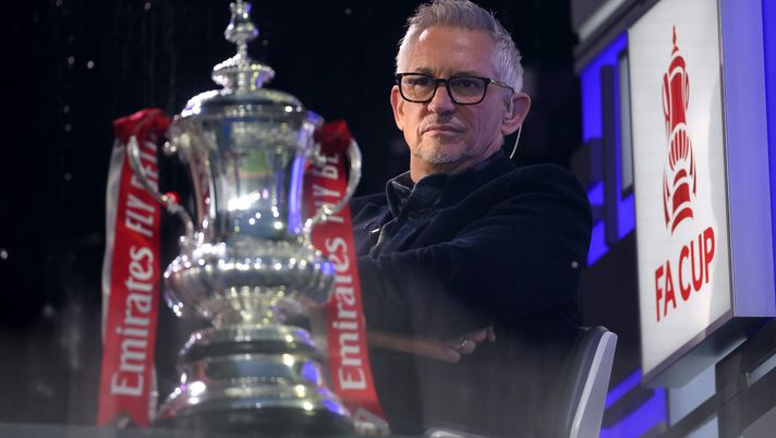 Lineker e il retroscena su CR7: “Ha smesso di seguirmi su Instagram, forse perché preferisco Messi…” - immagine 1