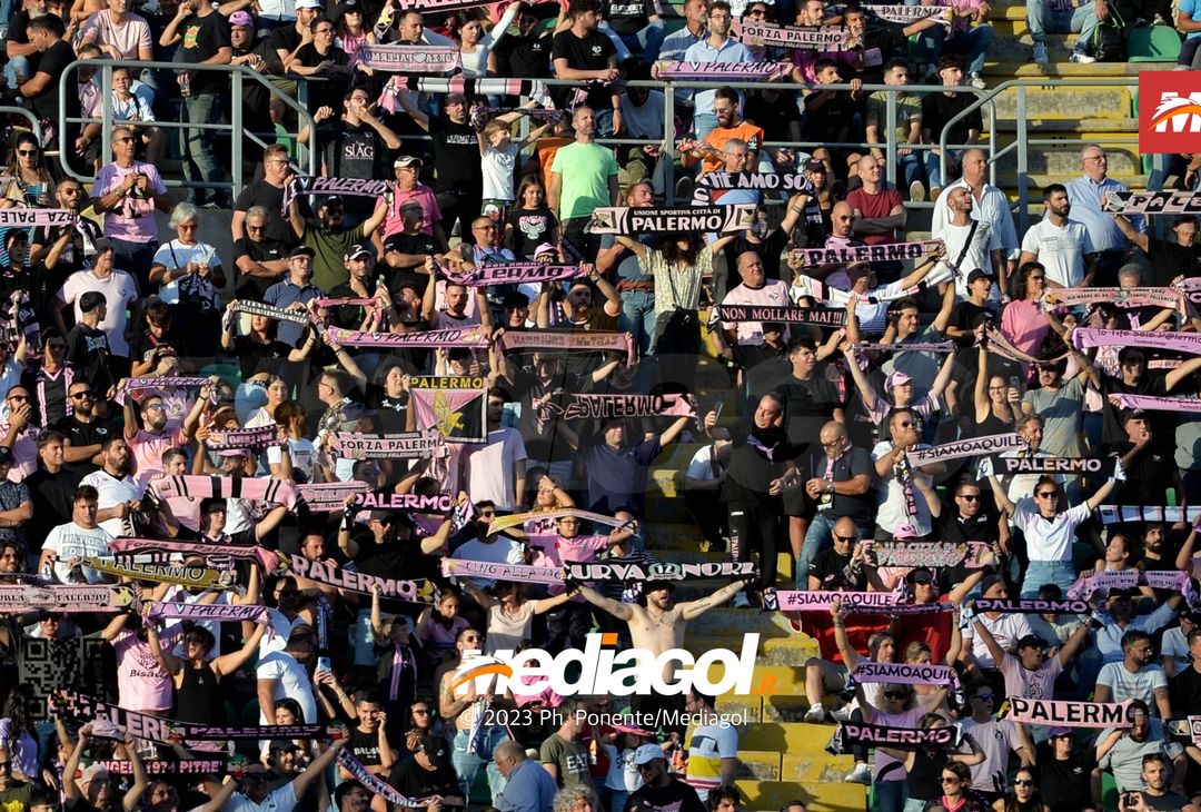 FOTOTIFO Palermo-Lecco, gli scatti ai tifosi al “Renzo Barbera” (GALLERY) - immagine 150