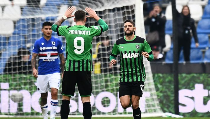 REGGIO NELL'EMILIA, ITALY - JANUARY 04: Domenico Berardi of US Sassuolo celebrates after scoring the 1-2 goal during the Serie A match between US Sassuolo and UC Sampdoria at Mapei Stadium - Citta' del Tricolore on January 04, 2023 in Reggio nell'Emilia, Italy. (Photo by Alessandro Sabattini/Getty Images) Lecce-Sassuolo