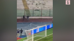 VIDEO Serie C, shock durante Casertana-Foggia: scontri tra i tifosi al “Pinto”