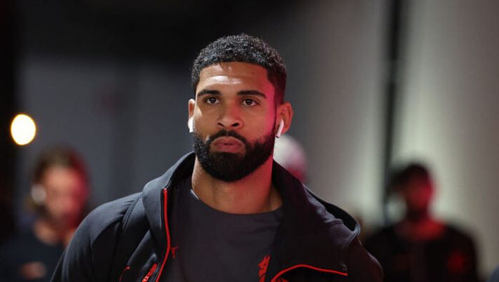 MILAN, ITALY - SEPTEMBER 23: Ruben Loftus Cheek of AC Milan arrives before the Coppa Italia match between AC Milan and US Lecce at Giuseppe Meazza Stadium on September 23, 2025 in Milan, Italy. (Photo by Claudio Villa/AC Milan via Getty Images) DAI CAMPI – La scelta su Loftus! Tomori, Bremer, Pulisic, Gimenez, Thuram, Cancellieri, Messias, Taty… - immagine 1