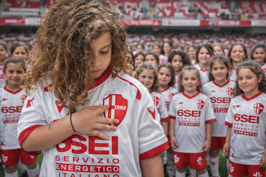 L’iniziativa del club Galline Padovane: ventitré “pulcine” in campo per Padova-Palermo- immagine 2