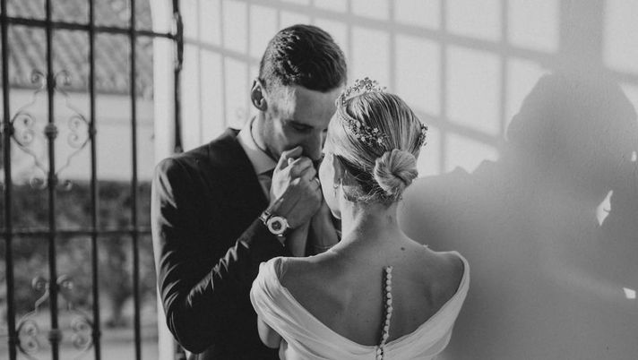 Sergio Rico migliora, la moglie pubblica la foto: “Non importa dove ma con chi” - immagine 1