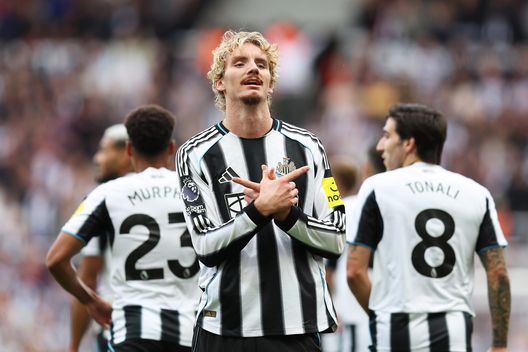 NEWCASTLE UPON TYNE, ENGLAND - SEPTEMBER 13: Nick Woltemade of Newcastle United celebrates scoring his team's first goal during the Premier League match between Newcastle United and Wolverhampton. (Photo by Matt McNulty/Getty Images) Matthaus promuove l’acquisto di Woltemade: “Il valore è salito già a 100 milioni”- immagine 2