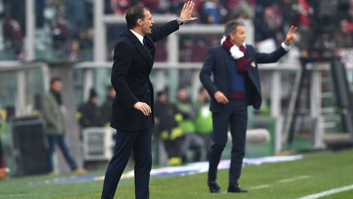 TURIN, ITALY - DECEMBER 11: Juventus FC head coach Massimiliano Allegri (L) issues instructions during the Serie A match between FC Torino and Juventus FC at Stadio Olimpico di Torino on December 11, 2016 in Turin, Italy. (Photo by Valerio Pennicino/Getty Images) Derby di Torino, Mihajlovic e la nemesi Allegri: fin qui 8 sconfitte su 10 partite - immagine 1