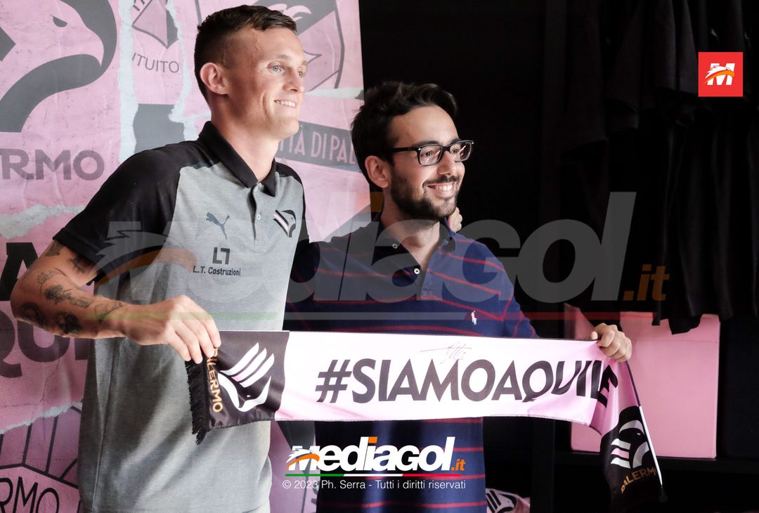 FOTO PALERMO: Liam Henderson incontra i tifosi allo Store Ufficiale (GALLERY) - immagine 27