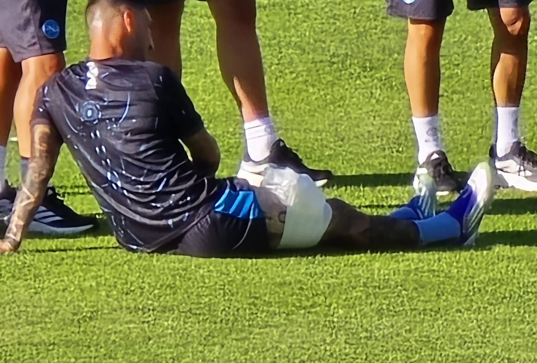Matteo Politano ha accusato un problema alla coscia destra durante la seduta pomeridiana