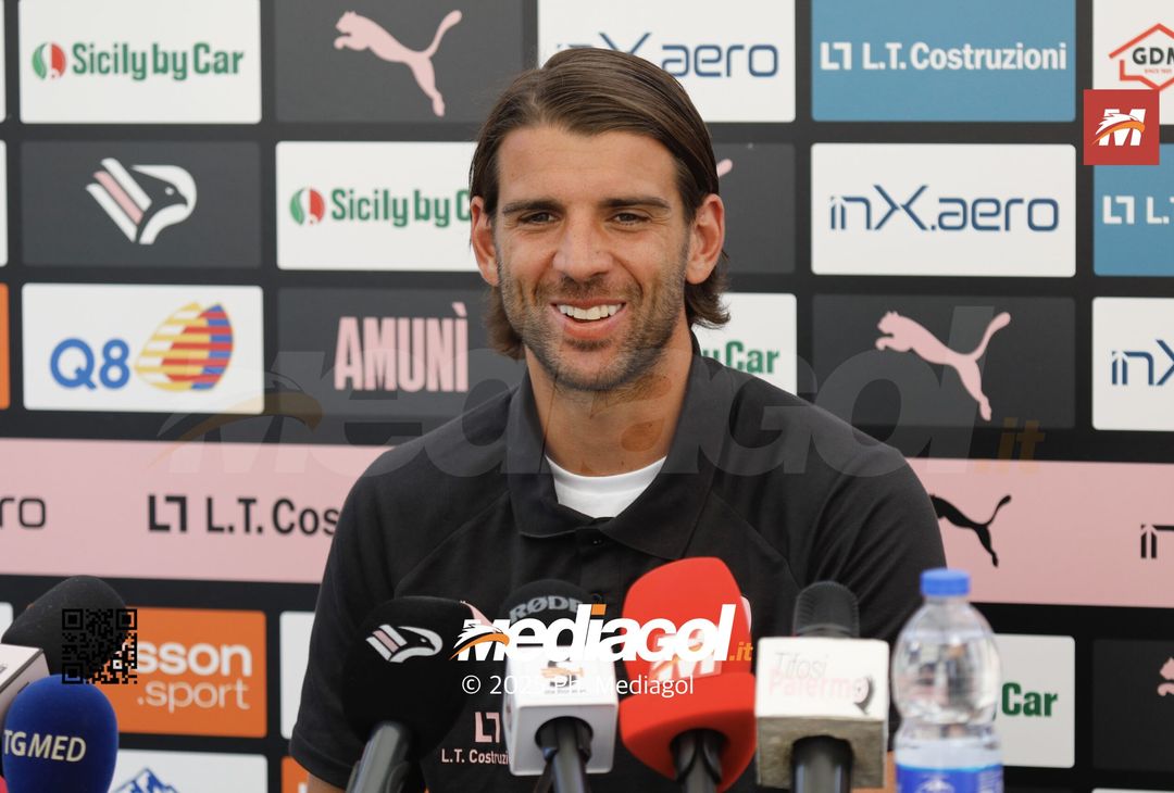 FOTO, Ceccaroni: sorrisi e promesse in conferenza stampa - immagine 9