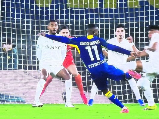 LIVE Verona-Napoli 1-1: Giovane ci prova in girata. Pallone a lato - immagine 4
