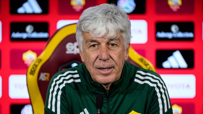 ROME, ITALY - JANUARY 09: AS Roma coach Gian Piero Gasperini during press conference at Centro Sportivo Fulvio Bernardini on January 09, 2026 in Rome, Italy. (Photo by Luciano Rossi/AS Roma via Getty Images) Gasperini: “Quando tornano Hermoso e Kone! Zaragoza, Soulé, Dybala, Pellegrini, Malen…” - immagine 1