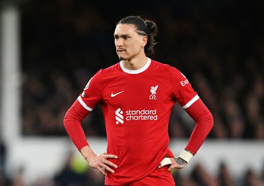 Darwin Nunez deluso dopo il derby con l'Everton (Photo by Michael Regan/Getty Images) Arne Slot rassicura Nunez: “Mi piace e so dove farlo giocare”- immagine 2