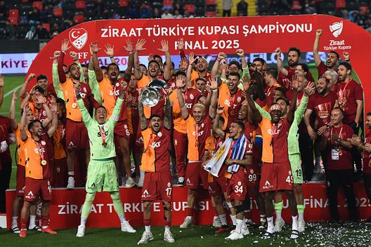 Gundogan al Galatasaray: “Ho esaudito il sogno della mia infanzia”- immagine 4