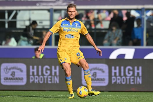 BOLOGNA, ITALY - OCTOBER 22: Simone Romagnoli of Frosinone Calcio in action during the Serie A TIM match between Bologna FC and Frosinone Calcio at Stadio Renato Dall'Ara on October 22, 2023 in Bologna, Italy. (Photo by Alessandro Sabattini/Getty Images)