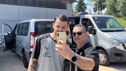 VIDEO Ritiro Palermo, l’abbraccio dei tifosi alla squadra di Corini