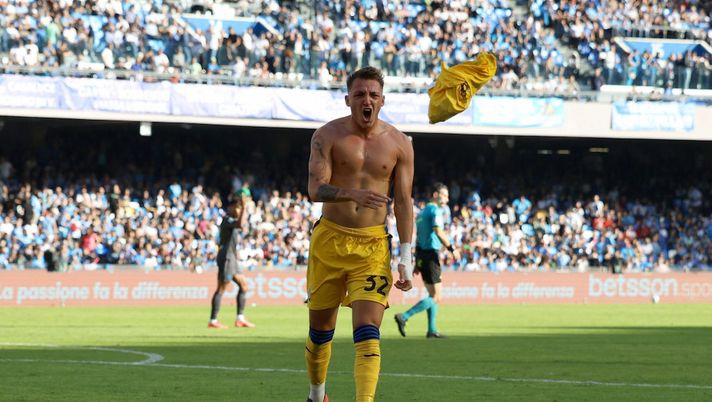 Napoli-Atalanta, clamoroso Doveri: dimentica a referto il giallo a Retegui, niente ammonizione - immagine 1