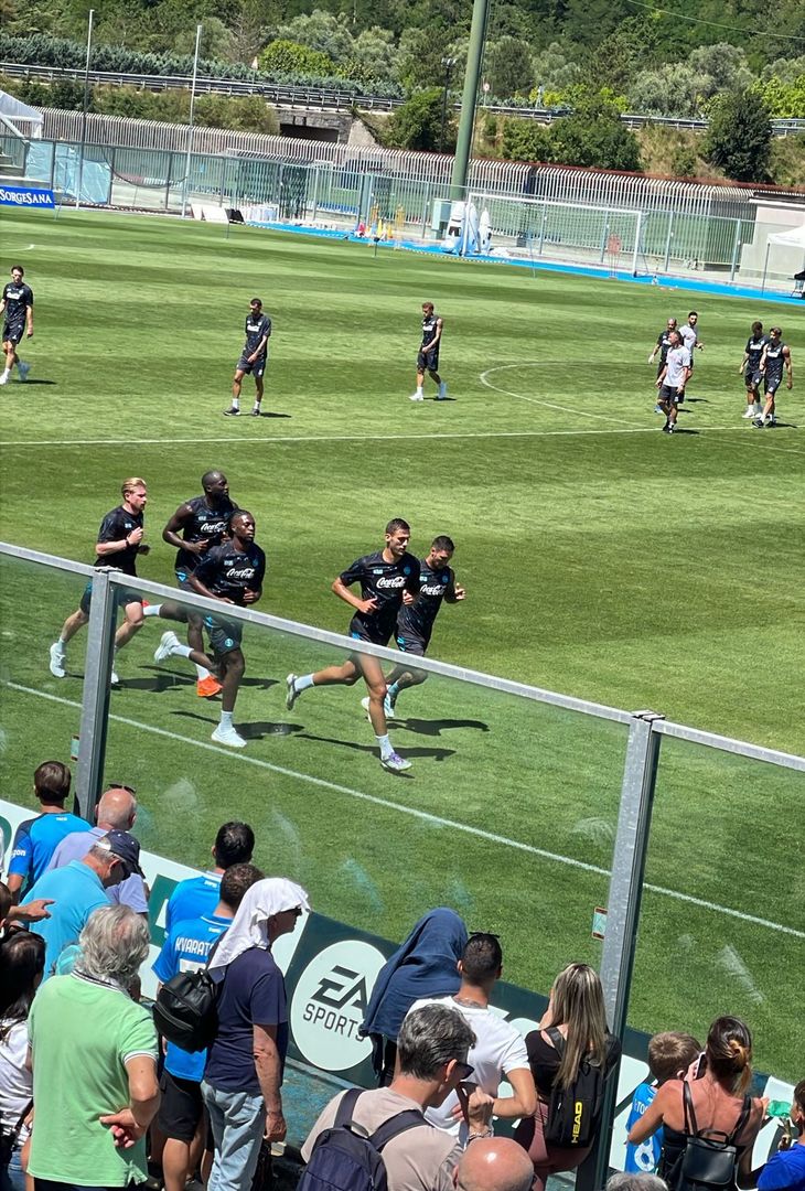 Mazzocchi atterra Politano, poi tanta corsa per gli azzurri – LA FOTOGALLERY - immagine 5