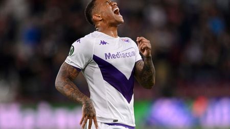 EDINBURGH, SCOTLAND - OCTOBER 06: Igor of ACF Fiorentina reacts after a missed chance during the UEFA Europa Conference League group A match between Heart of Midlothian and ACF Fiorentina at Tynecastle Park on October 06, 2022 in Edinburgh, Scotland. (Photo by Stu Forster/Getty Images)