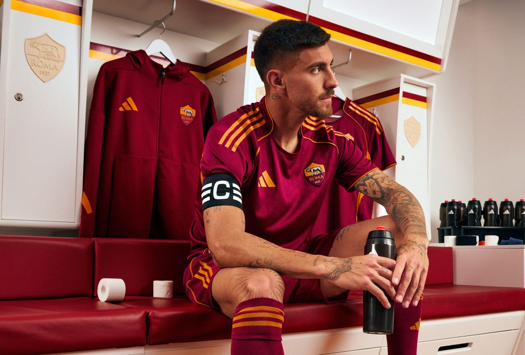Roma, ecco le immagini della nuova maglia  – FOTO GALLERY- immagine 1
