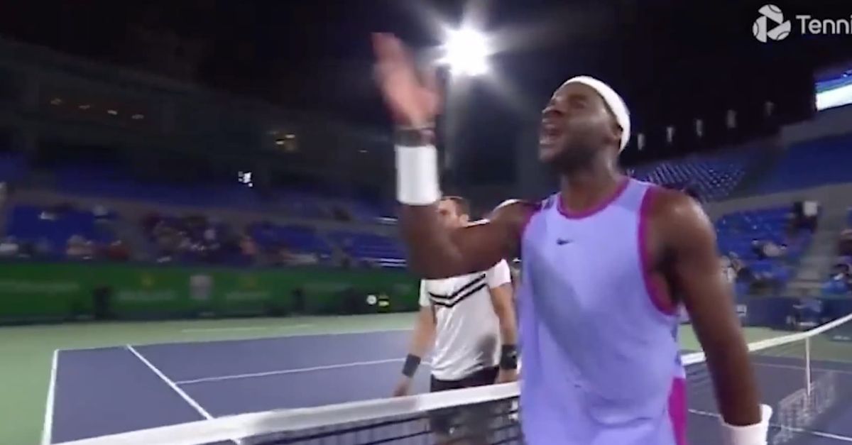 VIDEO / Tiafoe perde la testa e impazzisce contro l’arbitro: “Vaff****, idiota!”