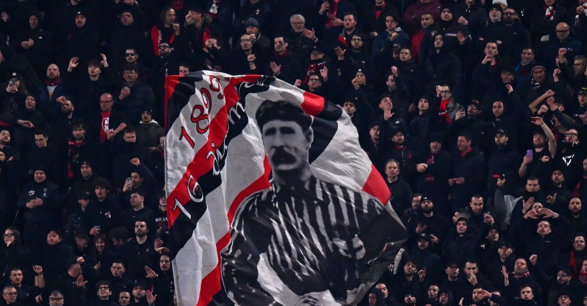Milan Bologna, così sugli spalti: tifosi da ogni dove, coreografia top Milan Bologna, così sugli spalti: tifosi da ogni dove, coreografia top