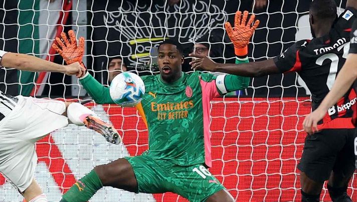 Calciomercato Milan, Maignan rischio beffa: clamoroso spunta la Juventus