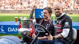 Midtjylland, Olsson è malato ma aiuta i compagni ad alzare il trofeo…