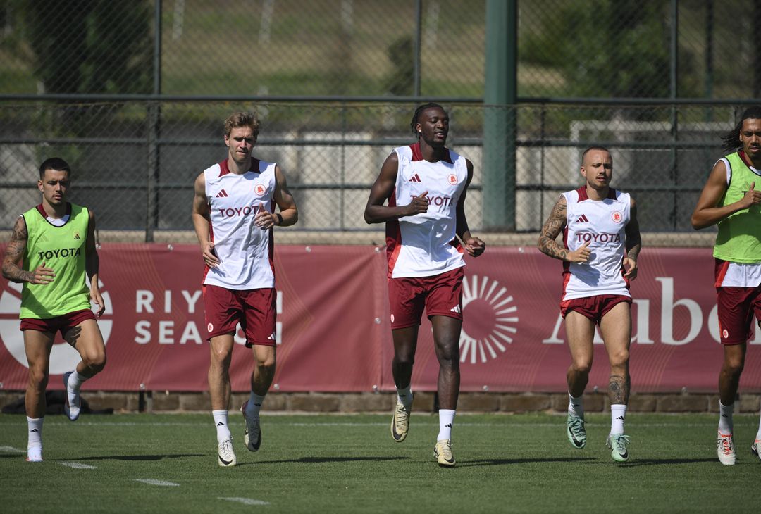 Roma, quinto giorno di ritiro a Trigoria – FOTO GALLERY - immagine 10