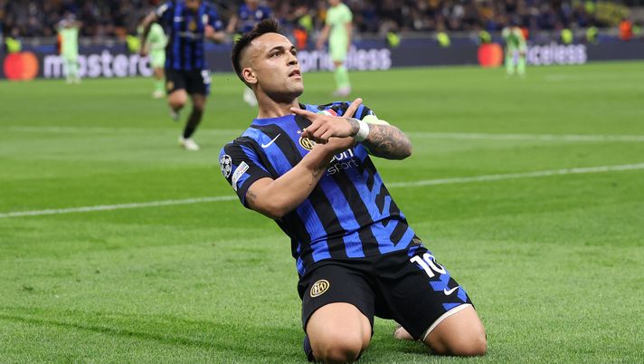 MILAN, ITALY - MAY 06: Lautaro Martinez of FC Internazionale celebrates scoring his team's first goal during the UEFA Champions League 2024/25 Semi Final Second Leg match between FC Internazionale Milano and FC Barcelona at Giuseppe Meazza Stadium on May 06, 2025 in Milan, Italy. (Photo by Carl Recine/Getty Images) Inter Lautaro