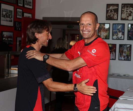 luka-modric-maglia-milan-museo-calcio-fondazione-andrea-fortunato