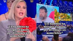 Simona Ventura contro Adinolfi: “Non può permettersi di giudicare l’amore. Ho adottato e…”