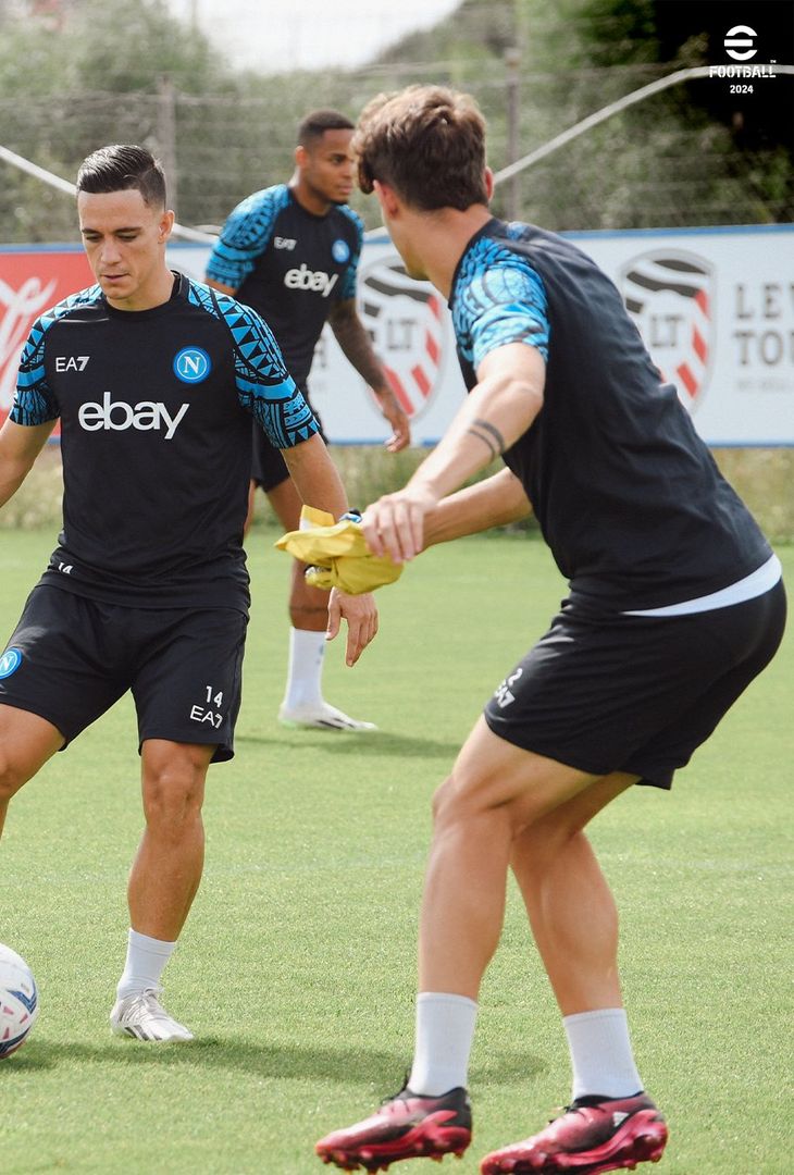GALLERY Sorrisi e concentrazione: le foto dell’allenamento del Napoli - immagine 3