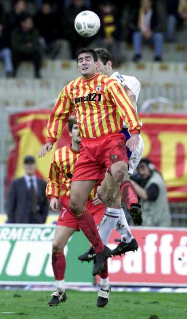 Gennaio 2001: Cristiano Lucarelli Mandatory Credit: Grazia Neri/ALLSPORT Lucarelli Camarda