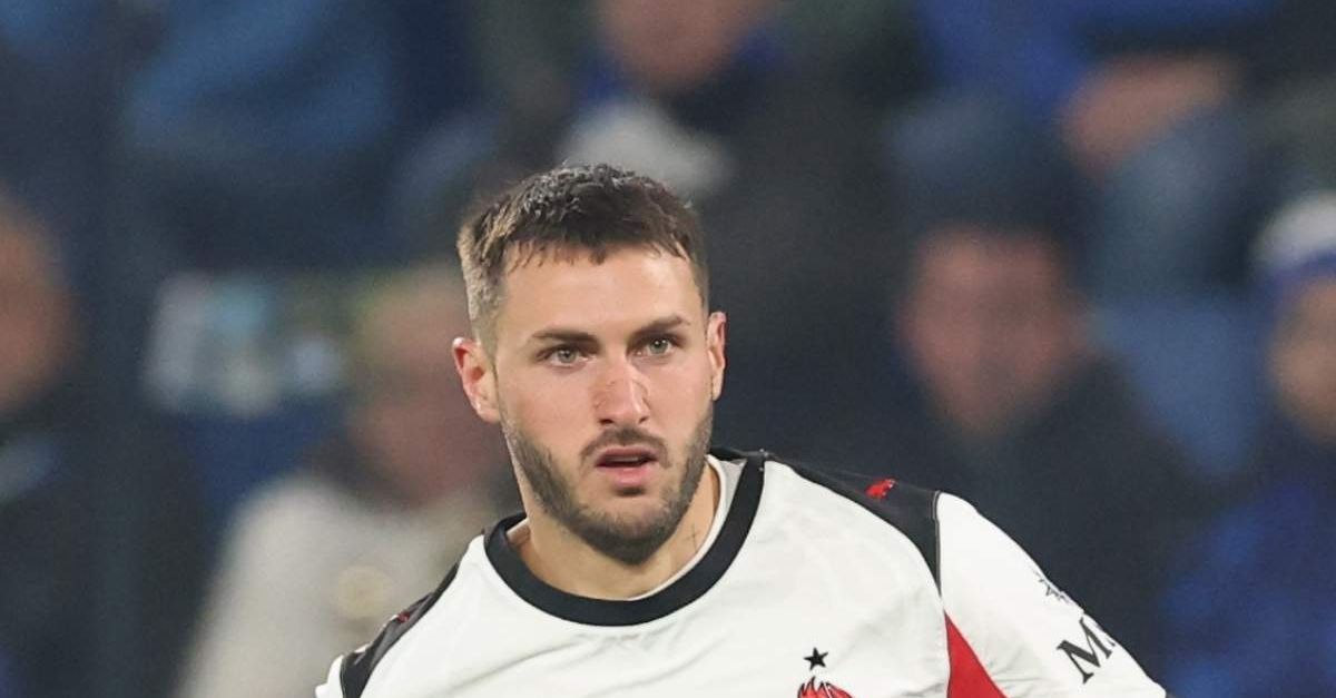 Milan, squadre inglesi interessate a Gimenez. Tare lavora ancora per Vlahovic Milan, squadre inglesi interessate a Gimenez. Tare lavora ancora per Vlahovic