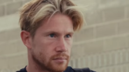 L’eleganza di EA7 veste gli azzurri: “Siamo il Napoli, viaggiamo con stile”