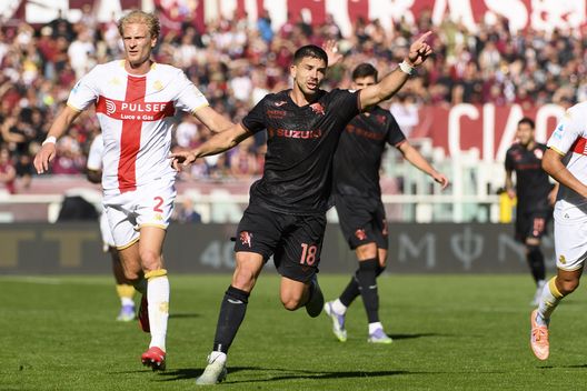TURIN, ITALY - OCTOBER 26: Giovanni Simeone of Torino FC reacts during the Serie A match between Torino FC and Genoa CFC at Stadio Olimpico di Torino on October 26, 2025 in Turin, Italy. (Photo by Stefano Guidi - Torino FC/Torino FC 1906 via Getty Images)