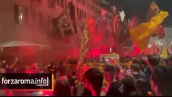 Festa Roma, il corteo è partito: bandiere al vento e cori da brividi