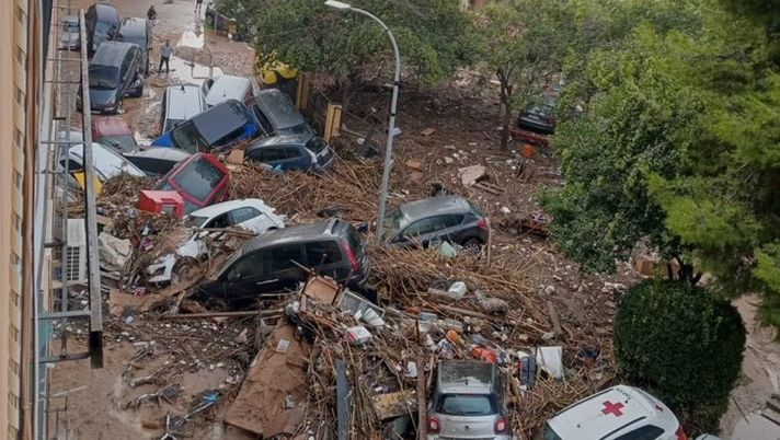 Alluvione in Spagna, tutti contro la Liga: “Folle giocare”. Per Tebas è “meglio lavorare” - immagine 1