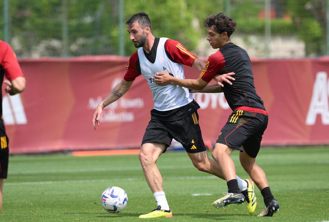 Verso Roma-Genoa, l’allenamento a Trigoria: individuale per Dybala – FOTO GALLERY - immagine 18