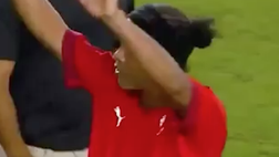 VIDEO / Tacchi, dribbling e gol: Ronaldinho show a 43 anni