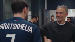 FOTO Kvara-PSG, le prime immagini del georgiano a Parigi: l’incontro con Luis Enrique