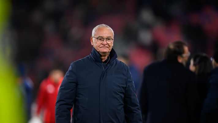 BOLOGNA, ITALY - JANUARY 12: AS Roma coach Claudio Ranieri during the Serie A match between Bologna and AS Roma at Stadio Renato Dall'Ara on January 12, 2025 in Bologna, Italy. (Photo by Fabio Rossi/AS Roma via Getty Images) Ranieri: “Il rigore? Non capisco le lamentele del Bologna. La Roma non molla mai” - immagine 1