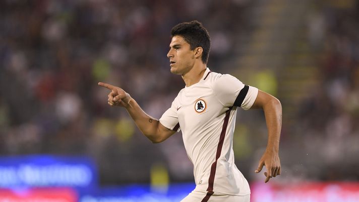 CAGLIARI, ITALY - AUGUST 28: AS Roma player Diego Perotti celebrates during the Serie A match between Cagliari Calcio and AS Roma at Stadio Sant'Elia on August 28, 2016 in Cagliari, Italy. (Photo by Luciano Rossi/AS Roma via Getty Images)