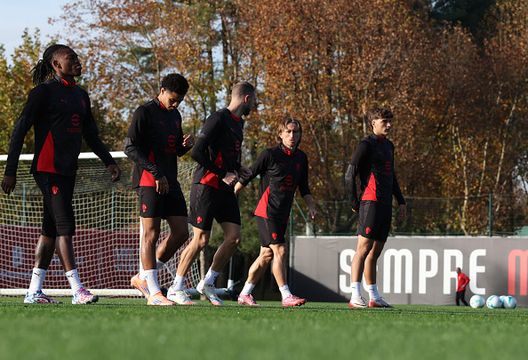 Giocatori del Milan in azione oggi a Milanello (Photo by Claudio Villa/AC Milan via Getty Images) Oggi a Milanello