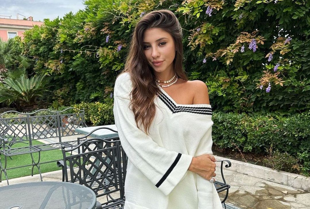 FOTO – Sottil e Angelina Nasti: una nuova influencer per l’esterno viola- immagine 1