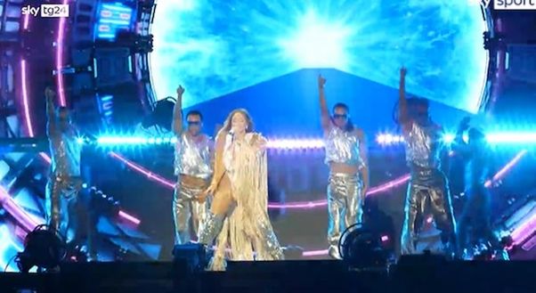 Sul palco con Jennifer Lopez, Giofré: “Cuore pieno di gioia. Ballare con te…”- immagine 2