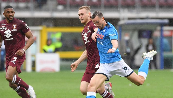 TURIN, ITALY - MAY 07: Fabián Ruiz of Napoli scores the 0-1 goal of Napoli during the Serie A match between Torino FC and SSC Napoli at Stadio Olimpico di Torino on May 07, 2022 in Turin, Italy. (Photo by SSC NAPOLI/SSC NAPOLI via Getty Images)
